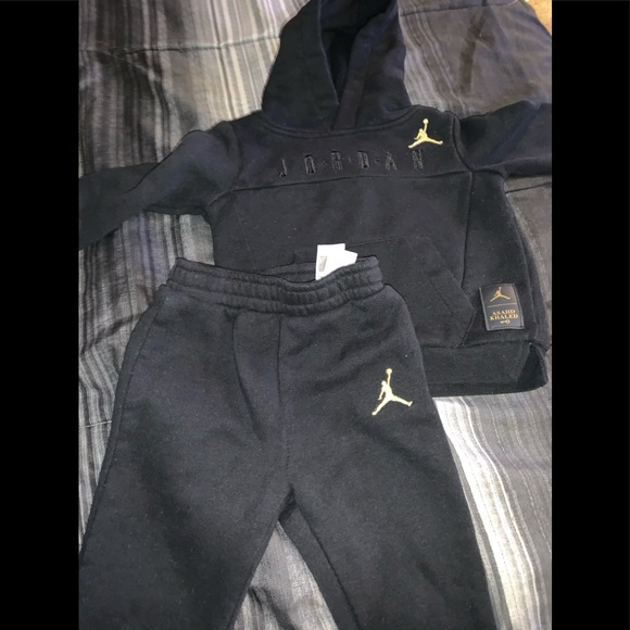 2 pc nike sweat suits